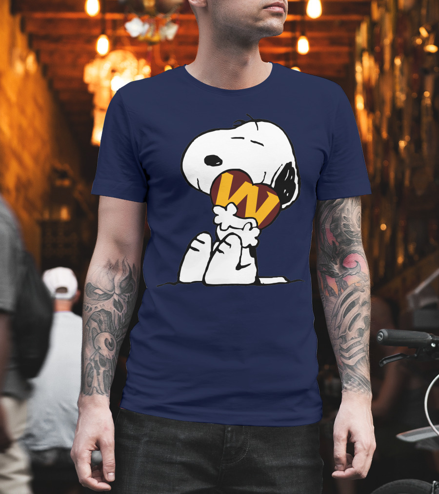 Snoopy Hugging Washington Football Heart T-Shirt