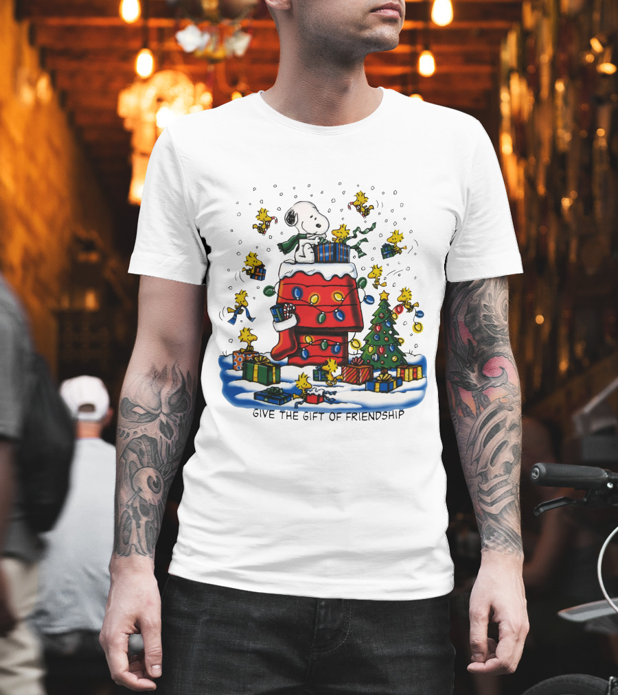Snoopy Christmas House with Woodstock and Gifts Give The Gift Of Friendship T-Shirt