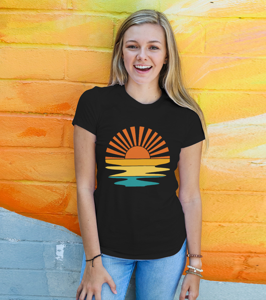 Retro Sunset Rays Wavy Vintage Sunshine Sunburst Ocean Horizon T-Shirt