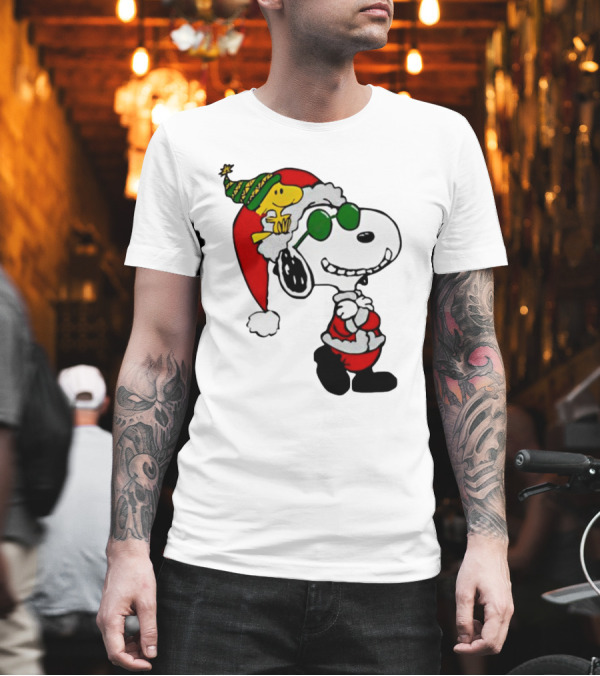 Snoopy and Woodstock Peanuts Merry Christmas Santa Hat and Sunglasses T-Shirt Snoopy and Woodstock Peanuts Merry Christmas Santa Hat and Sunglasses T-Shirt
