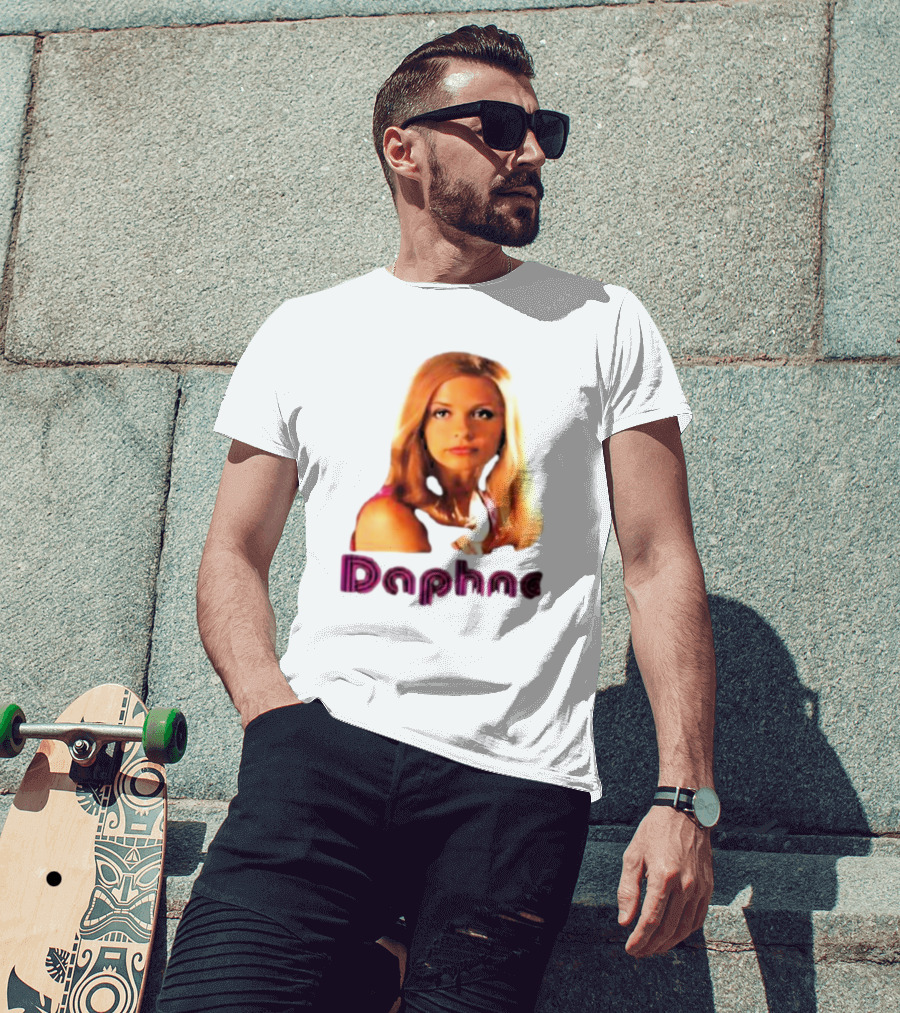 Sarah Michelle Gellar As Daphne In Scooby-Doo Movie T-Shirt