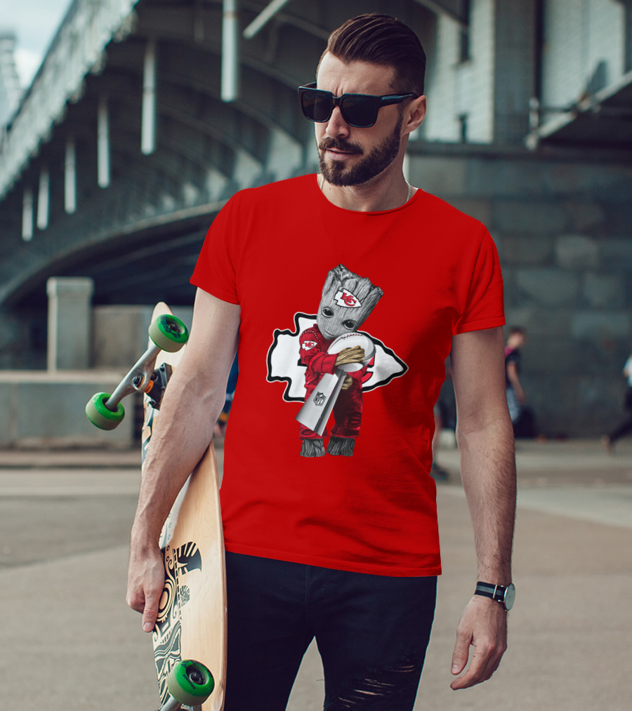 Chiefs Groot Embrace Vince Lombardi Trophy NFL T-Shirt