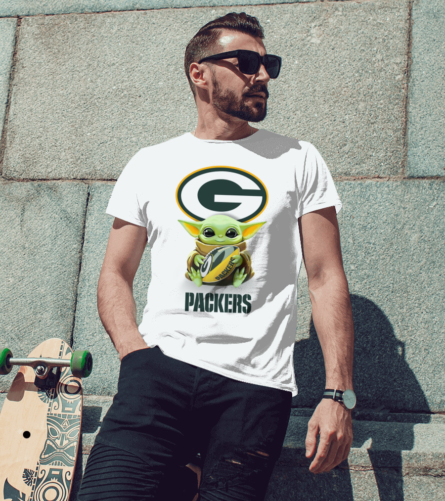 Baby Yoda Packers Hug Green Bay Football T-Shirt
