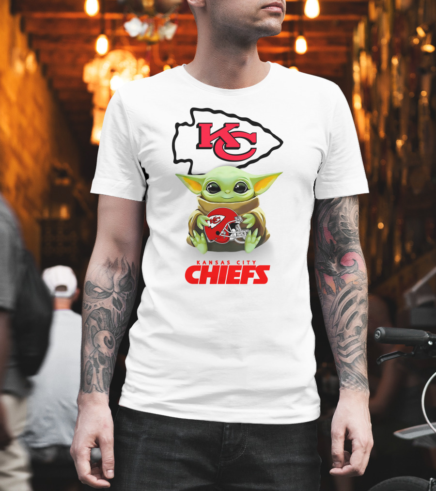 Baby Yoda Kansas City Chiefs Kc Helmet Hug T-Shirt