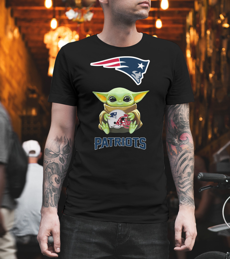 Star Wars Baby Yoda New England Patriots Logo And Helmet Hug Patriots T-Shirt