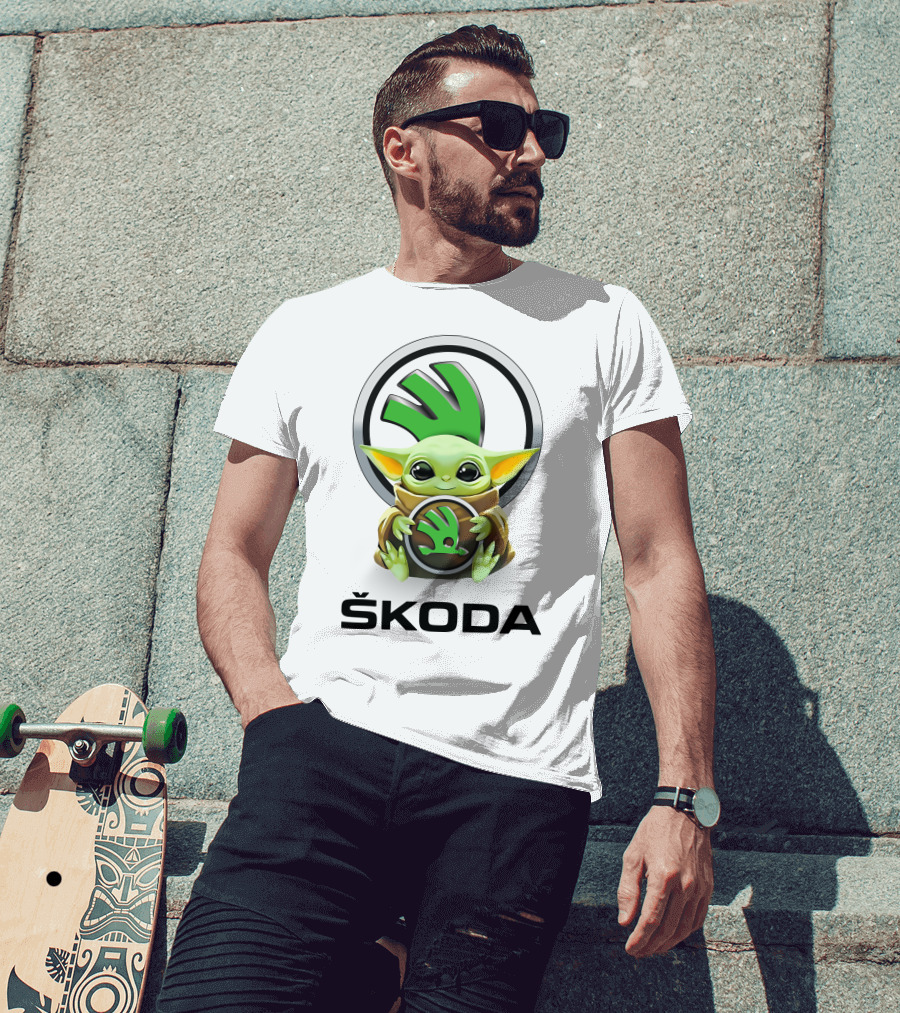 Baby Yoda Hug Škoda T-Shirt
