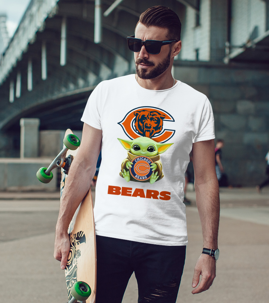 Star Wars Baby Yoda Hug Chicago Bears Bears T-Shirt