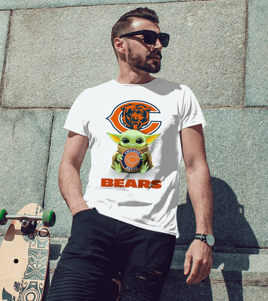 Star Wars Baby Yoda Hug Chicago Bears Bears T-Shirt