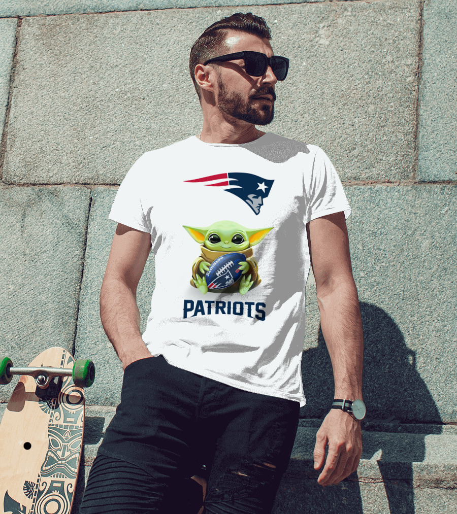 Star Wars Baby Yoda Hug New England Patriots Football Patriots T-Shirt
