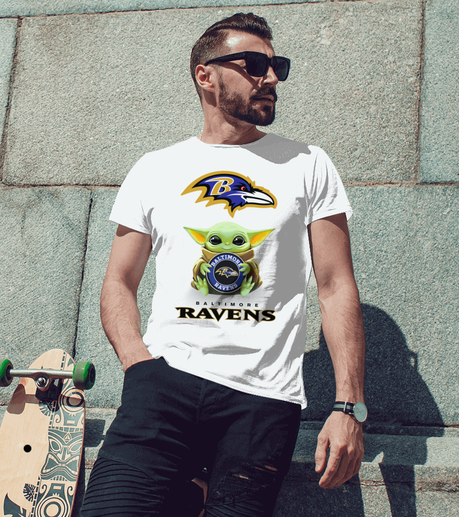 Baltimore Ravens Grogu Hug Football Team Fan T-Shirt