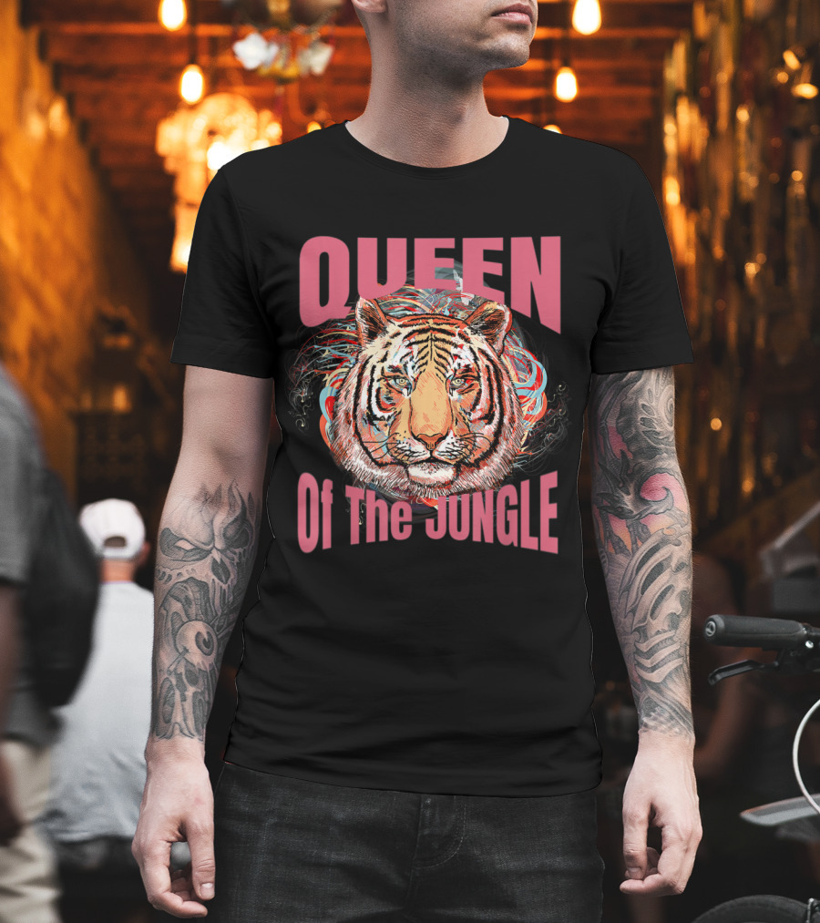 Queen Of The Jungle Big Kitty Cat Lover T-Shirt