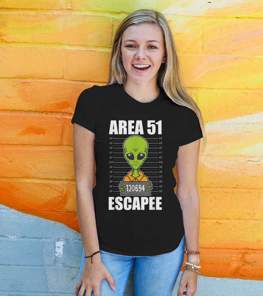 Area 51 Escapee Alien Mugshot With Height Chart T-Shirt