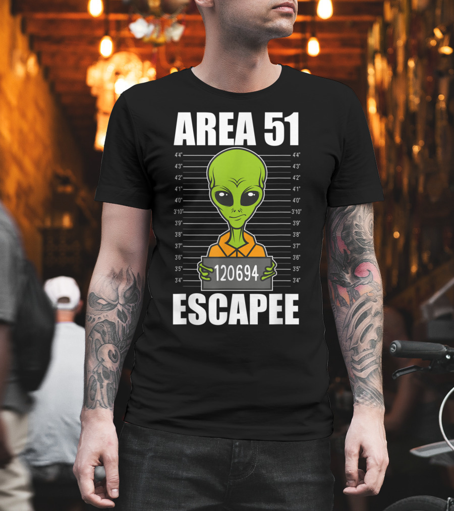 Area 51 Escapee Alien Mugshot With Height Chart T-Shirt