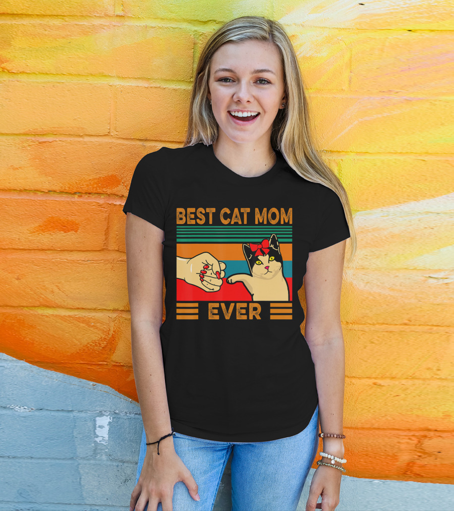 Best Cat Mom Ever Vintage Retro Cat Fist Bump T-Shirt