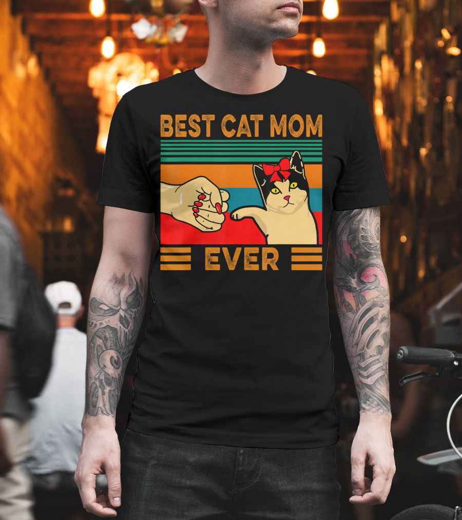 Best Cat Mom Ever Vintage Retro Cat Fist Bump T-Shirt