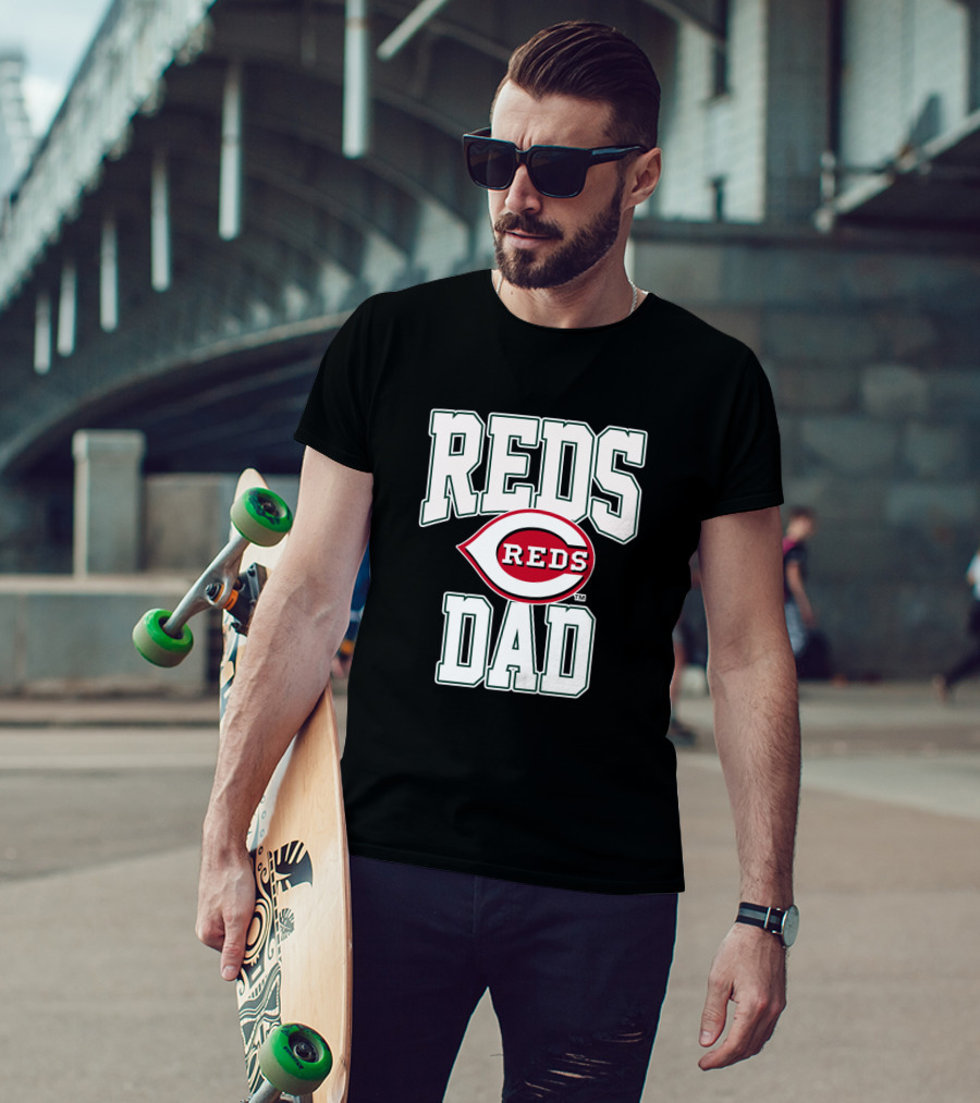 Cincinnati Reds Dad Baseball Logo Fan Gear T-Shirt