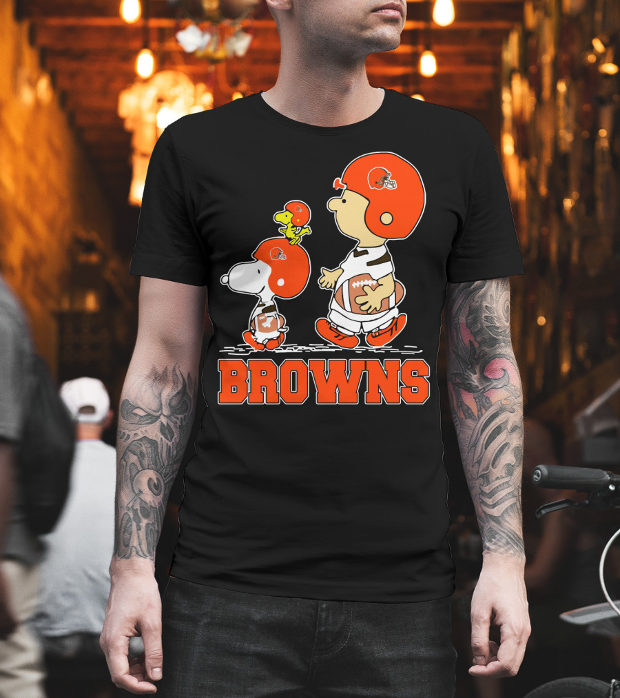 Snoopy And Woodstock With Cleveland Browns Football Helmets And Browns T-Shirt