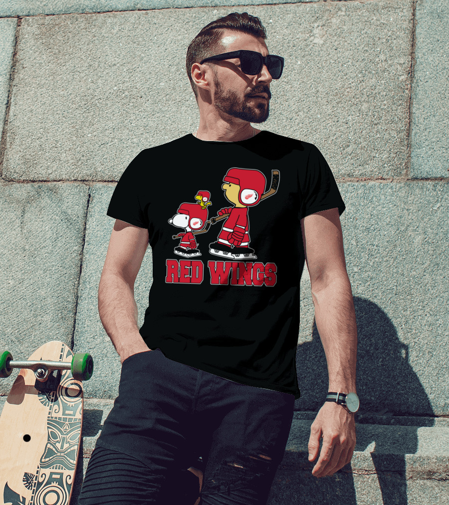 Snoopy And Detroit Red Wings Ice Hockey Fan Team-Up T-Shirt