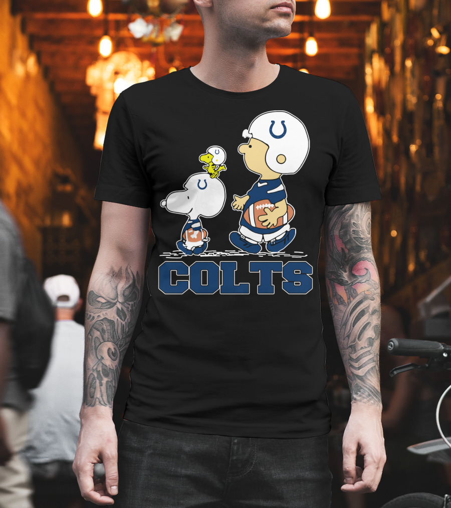 Snoopy Woodstock And Charlie Brown With Indianapolis Colts Football Helmets And Jersey T-Shirt