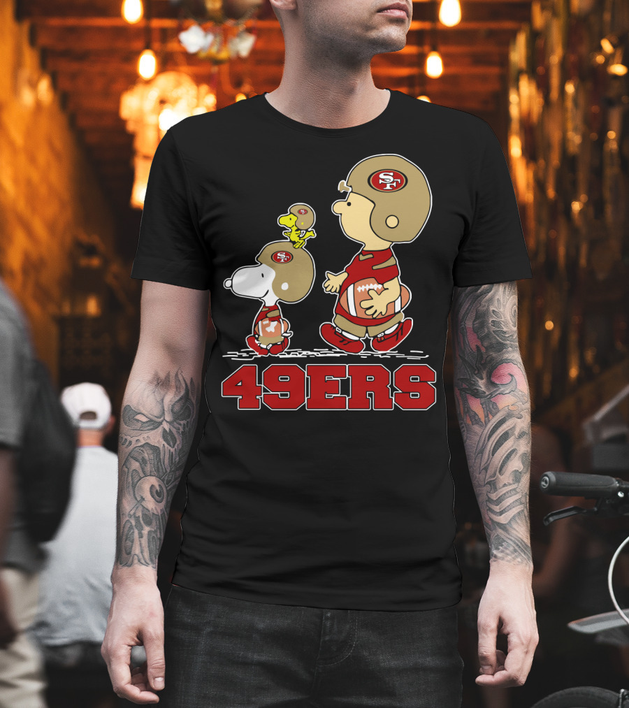 Snoopy And Woodstock With Charlie Brown San Francisco 49ers Football Team Fans T-Shirt