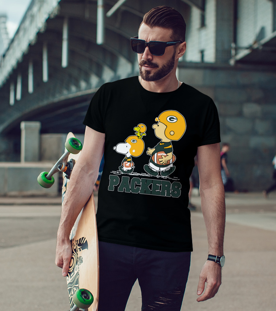 Snoopy Packers Fans Football With Woodstock And Charlie Brown T-Shirt