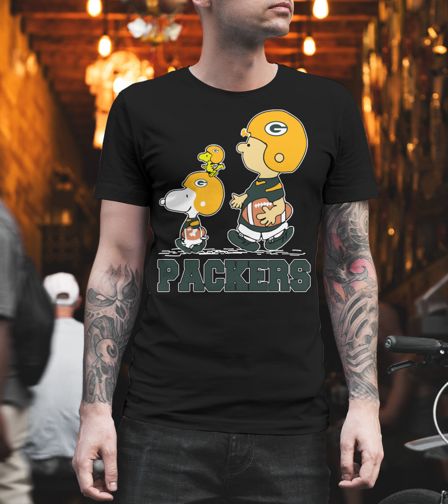 Snoopy Packers Fans Football With Woodstock And Charlie Brown T-Shirt