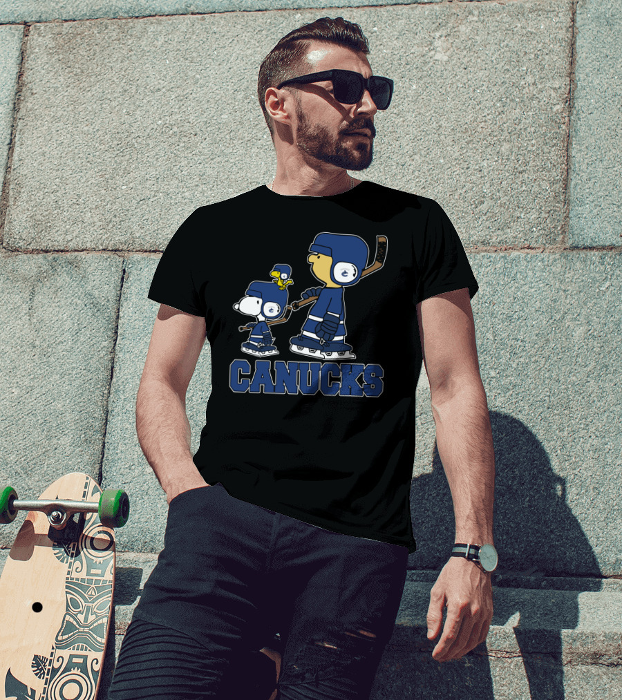 Snoopy And Woodstock In Vancouver Canucks Hockey Gear T-Shirt