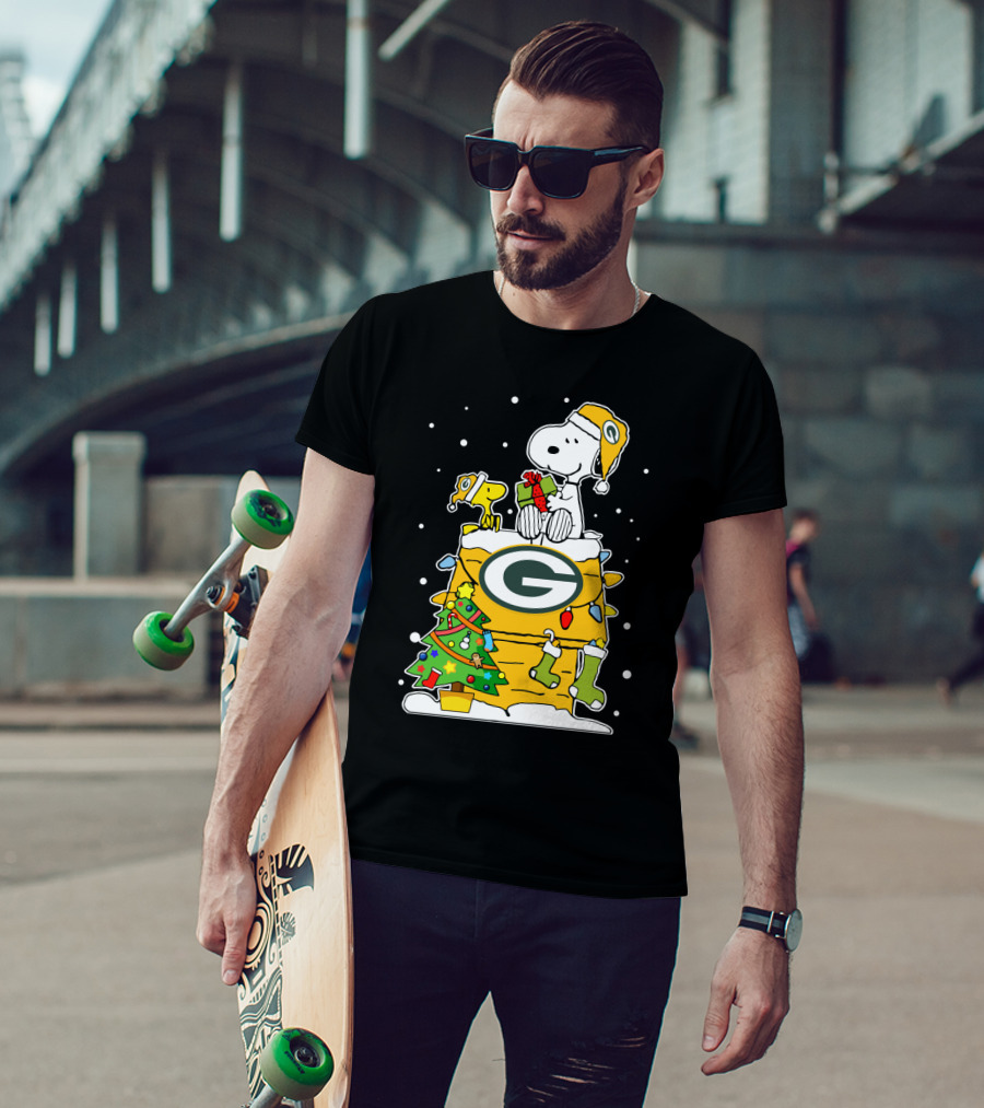 Green Bay Packers Christmas With Snoopy And Woodstock T-Shirt