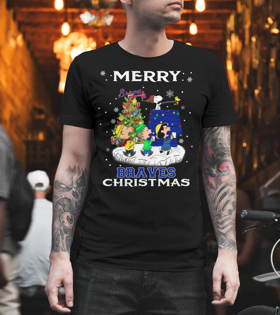 Merry Braves Christmas Atlanta Snoopy Fans T-Shirt