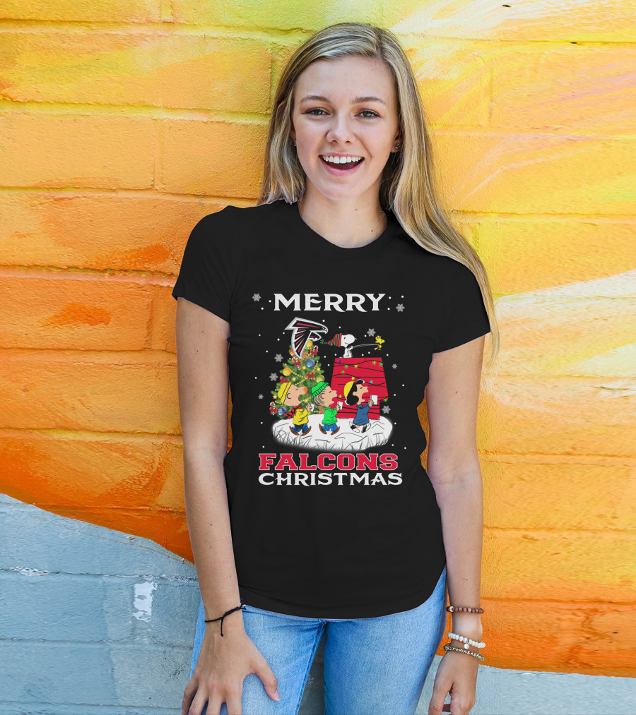 Merry Atlanta Falcons Christmas With Snoopy And Peanuts Holiday Scene T-Shirt