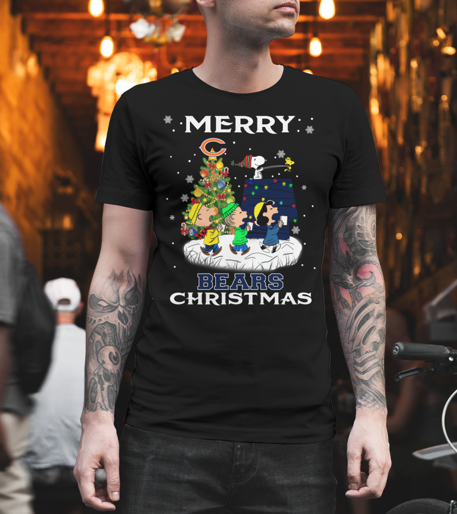 Merry Chicago Bears Christmas Snoopy And Friends Holiday Celebration T-Shirt