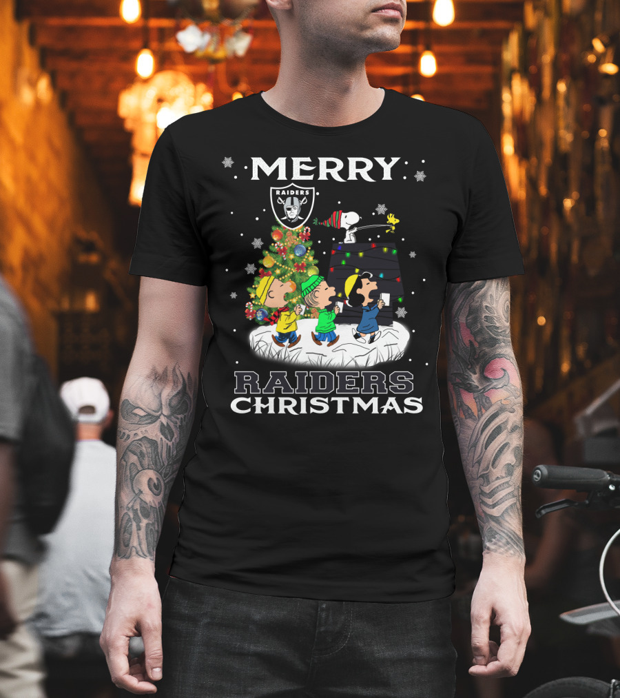 Merry Raiders Christmas For Snoopy Fans T-Shirt