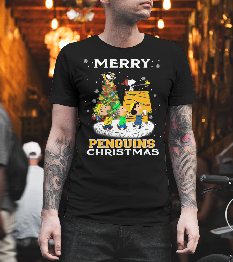Merry Penguins Christmas Snoopy And Friends Tree T-Shirt