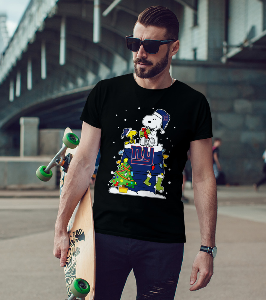 New York Giants Snoopy Christmas Peanuts Winter Football T-Shirt