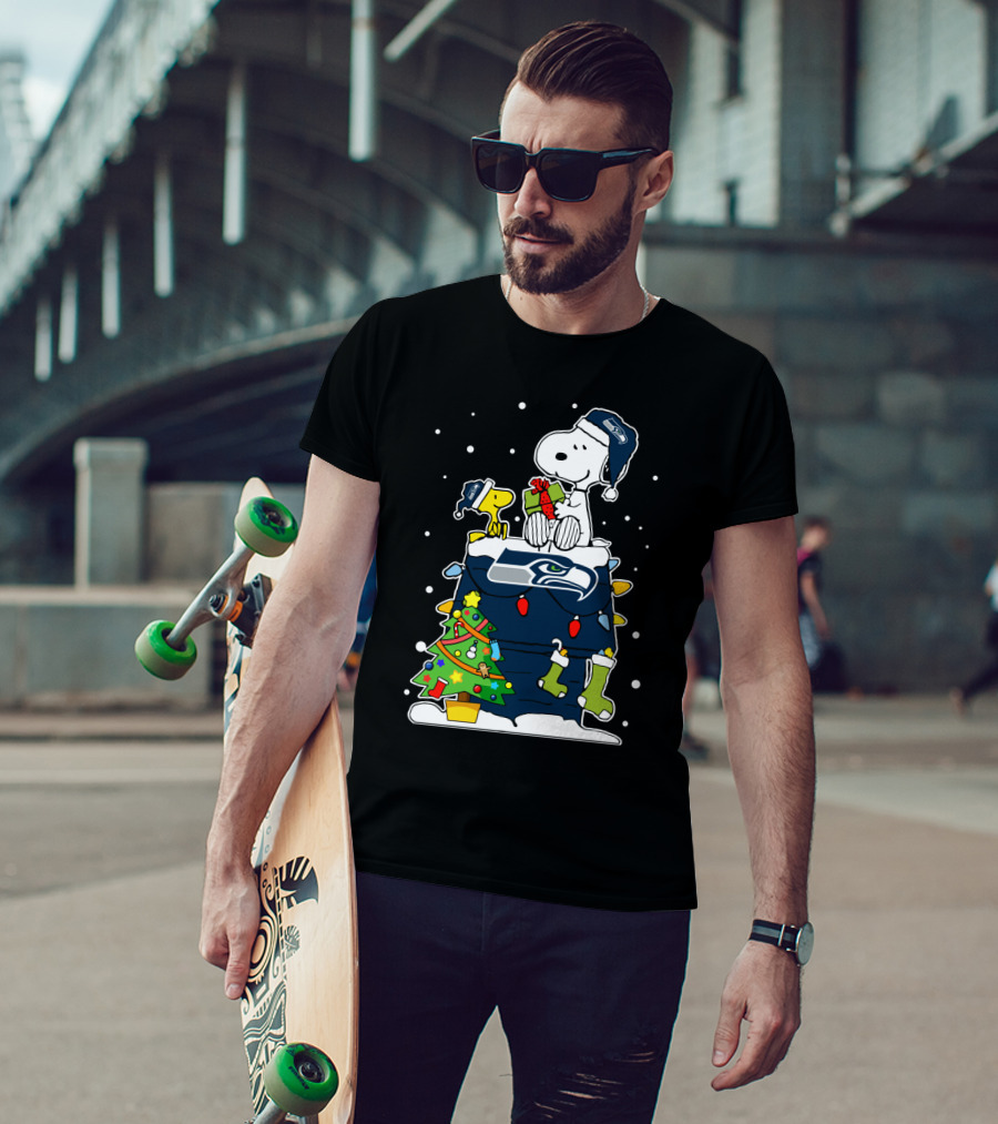 Seattle Seahawks Snoopy Christmas Doghouse Fan Gear T-Shirt