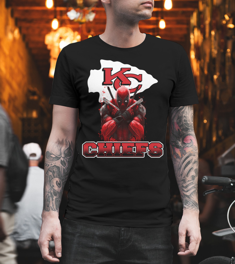 Kansas City Chiefs Deadpool Crossover Fan T-Shirt