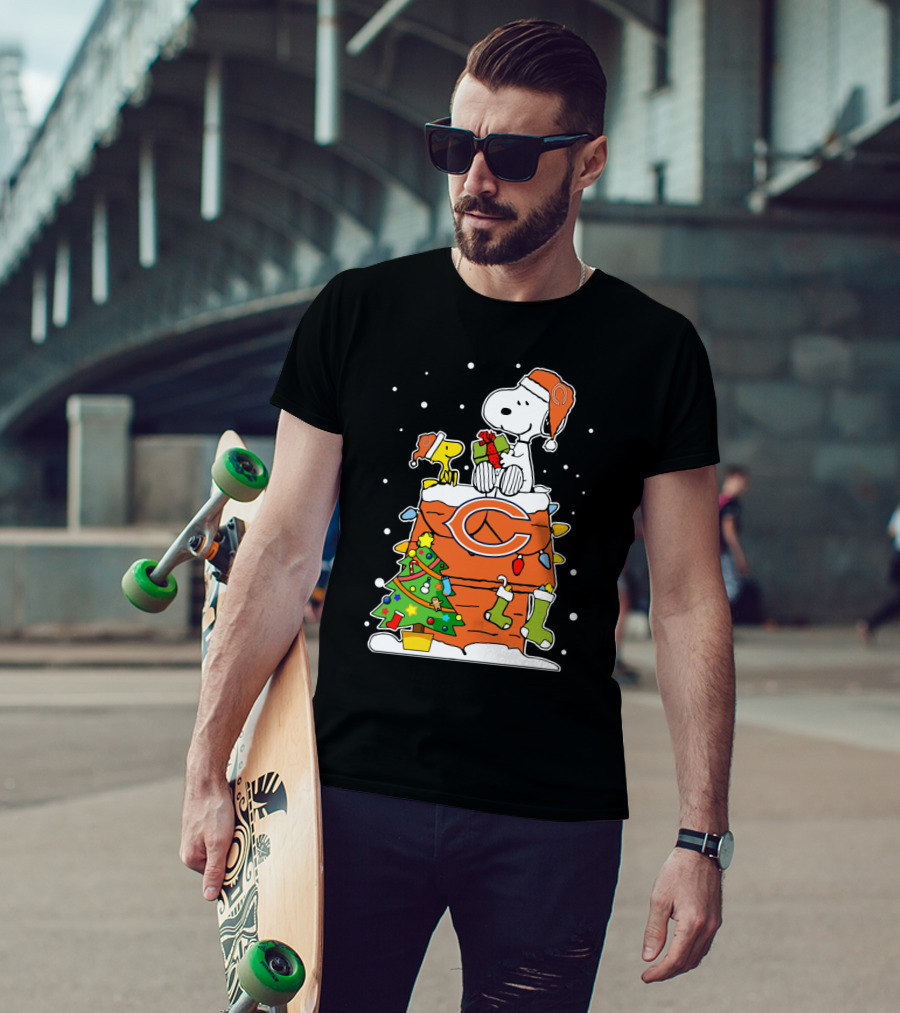 Chicago Bears Snoopy Christmas Ensemble T-Shirt
