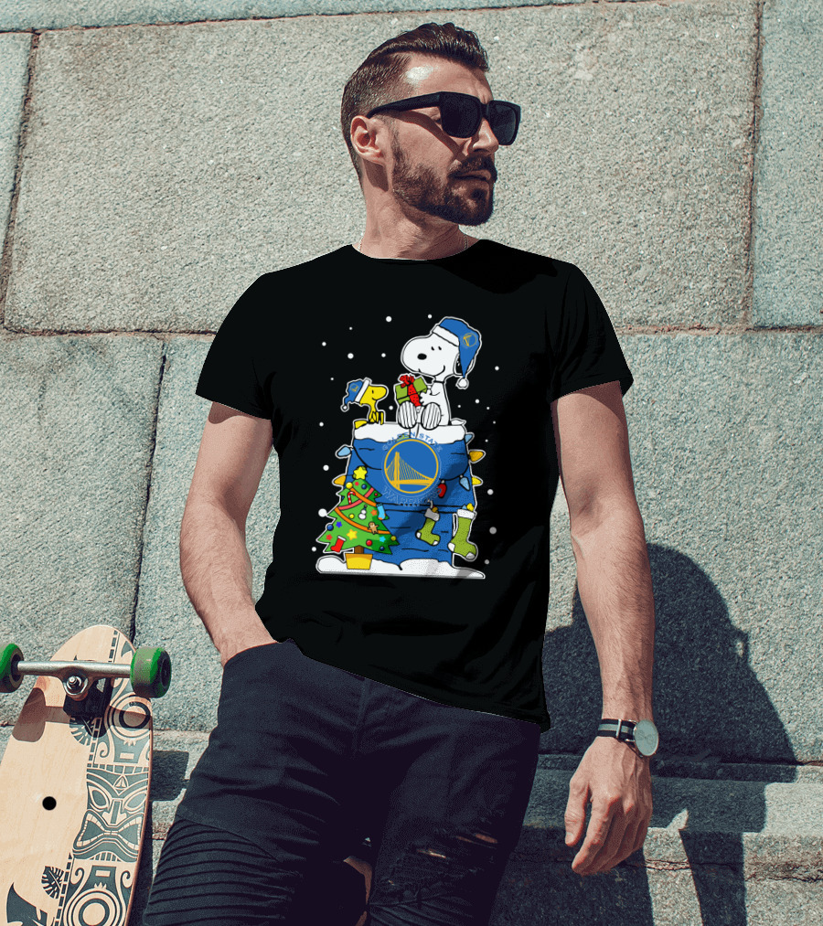 Golden State Warriors Snoopy Christmas Holiday Scene T-Shirt