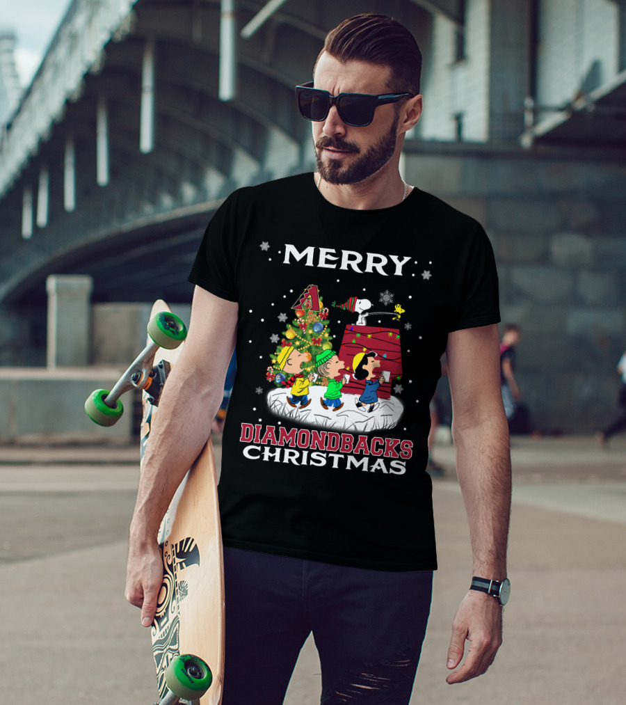 Merry Diamondbacks Christmas Snoopy Peanuts Holiday Scene T-Shirt