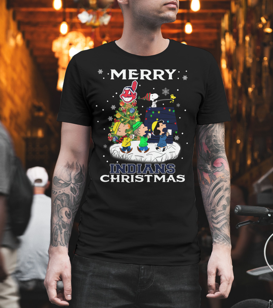 Merry Cleveland Indians Christmas Snoopy And Peanuts Cartoons Holiday T-Shirt