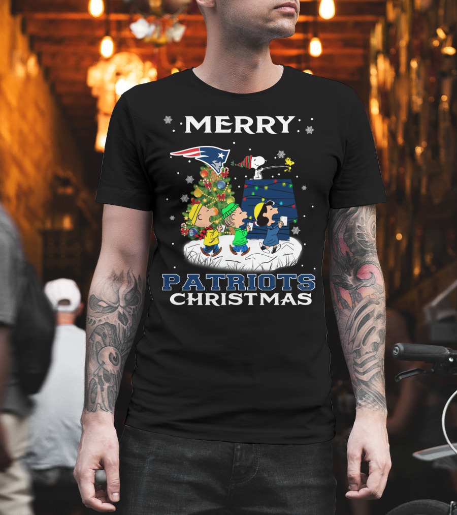 Merry Patriots Christmas Snoopy New England T-Shirt