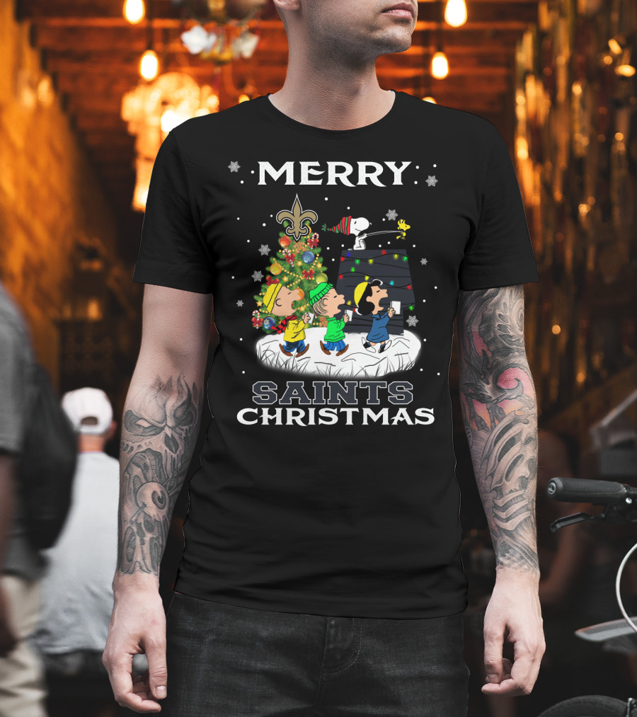 Merry New Orleans Saints Christmas Snoopy And Peanuts Holiday Celebrations T-Shirt