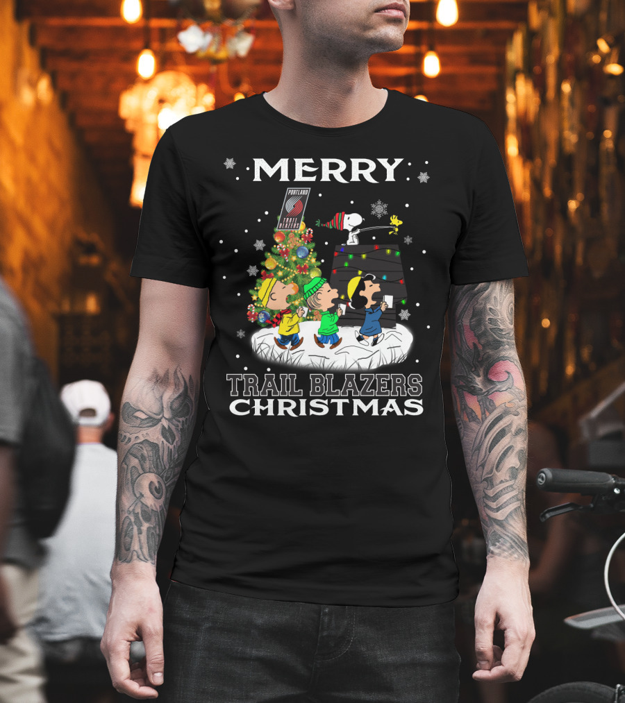 Merry Portland Trail Blazers Christmas Snoopy And Peanuts Characters T-Shirt