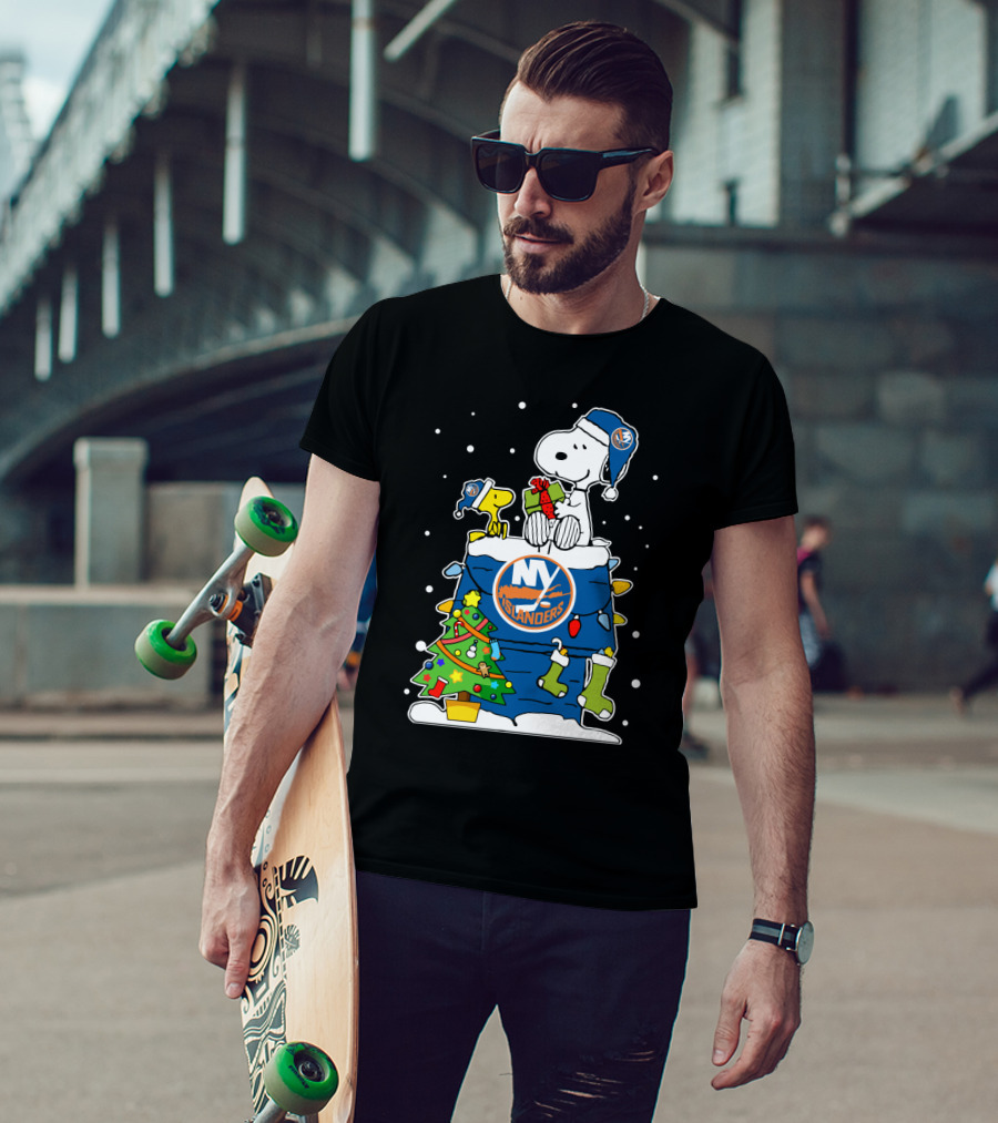 NY Islanders And Snoopy Christmas T-Shirt