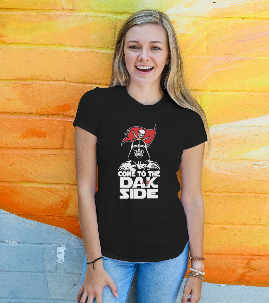 Come To The Dak Side With Darth Vader And Tampa Bay Buccaneers Flag T-Shirt