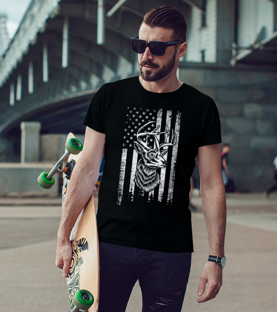 Deer Hunting Hunter Deer Head Antler With American Flag Background T-Shirt