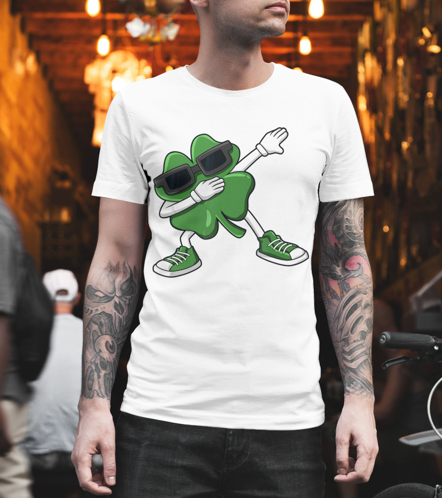 Dabbing Shamrock St Patrick's Day Funny Dab Dabbin' Clover Wearing Sunglasses T-Shirt