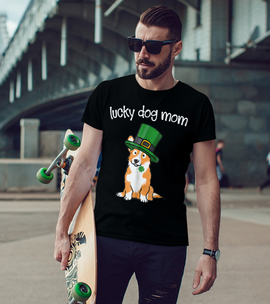 Lucky Dog Mom St Patricks Day Corgi T-Shirt