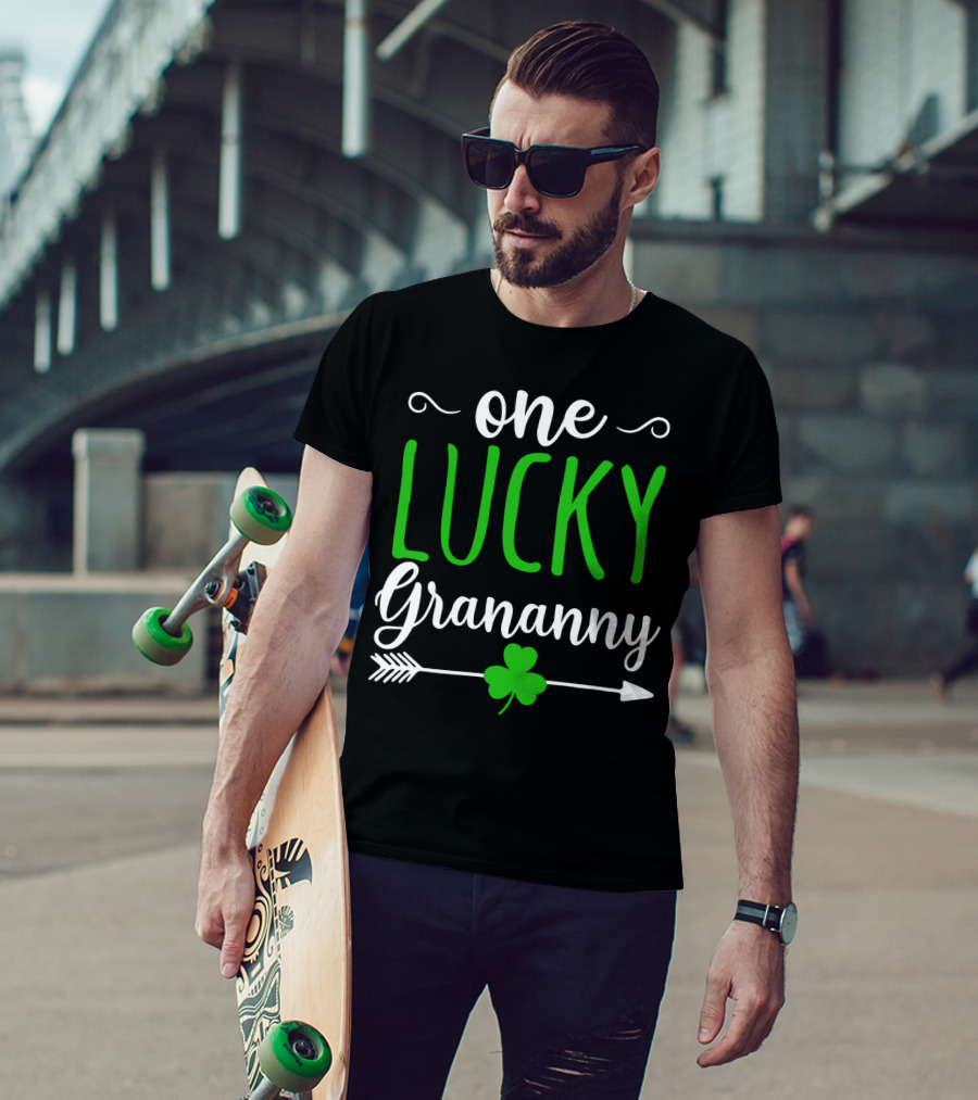 One Lucky Grananny Shamrock Arrow T-Shirt