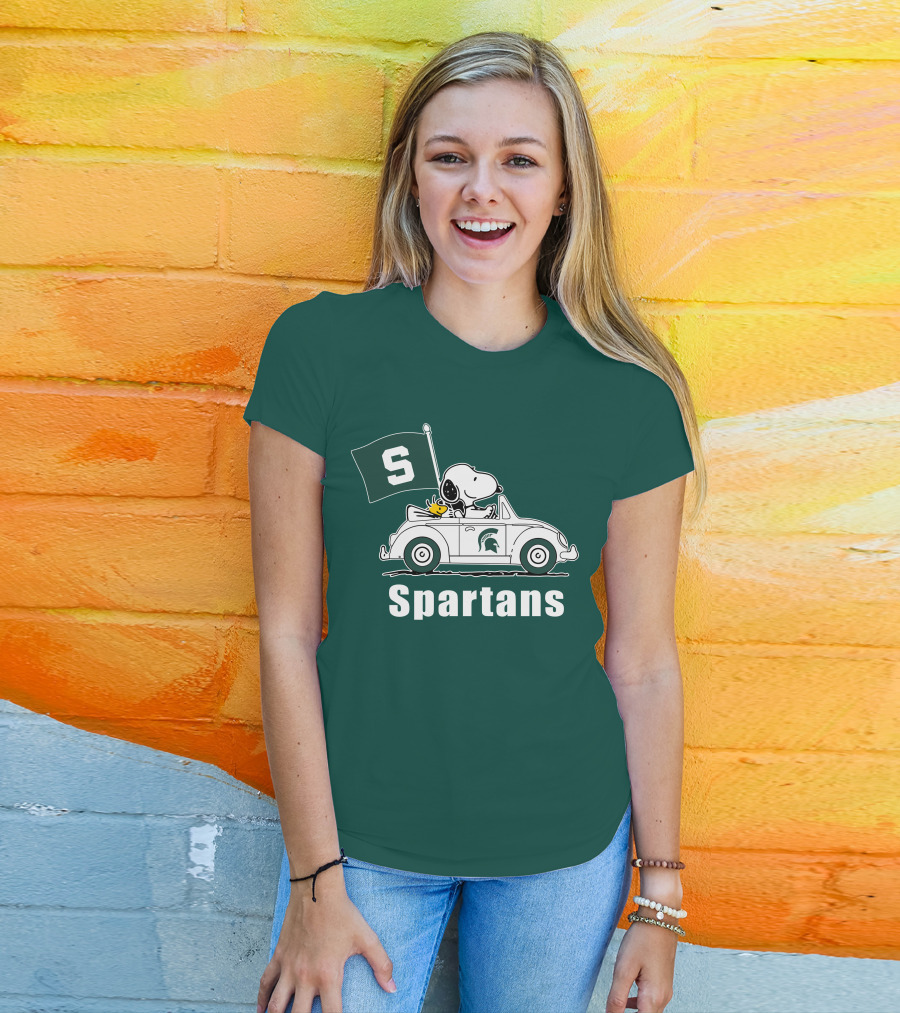 Snoopy Driving With Michigan State Spartans Flag T-Shirt